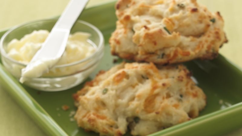 Minute Cheddar Chive Drop Biscuits: Easy & Fluffy Recipe